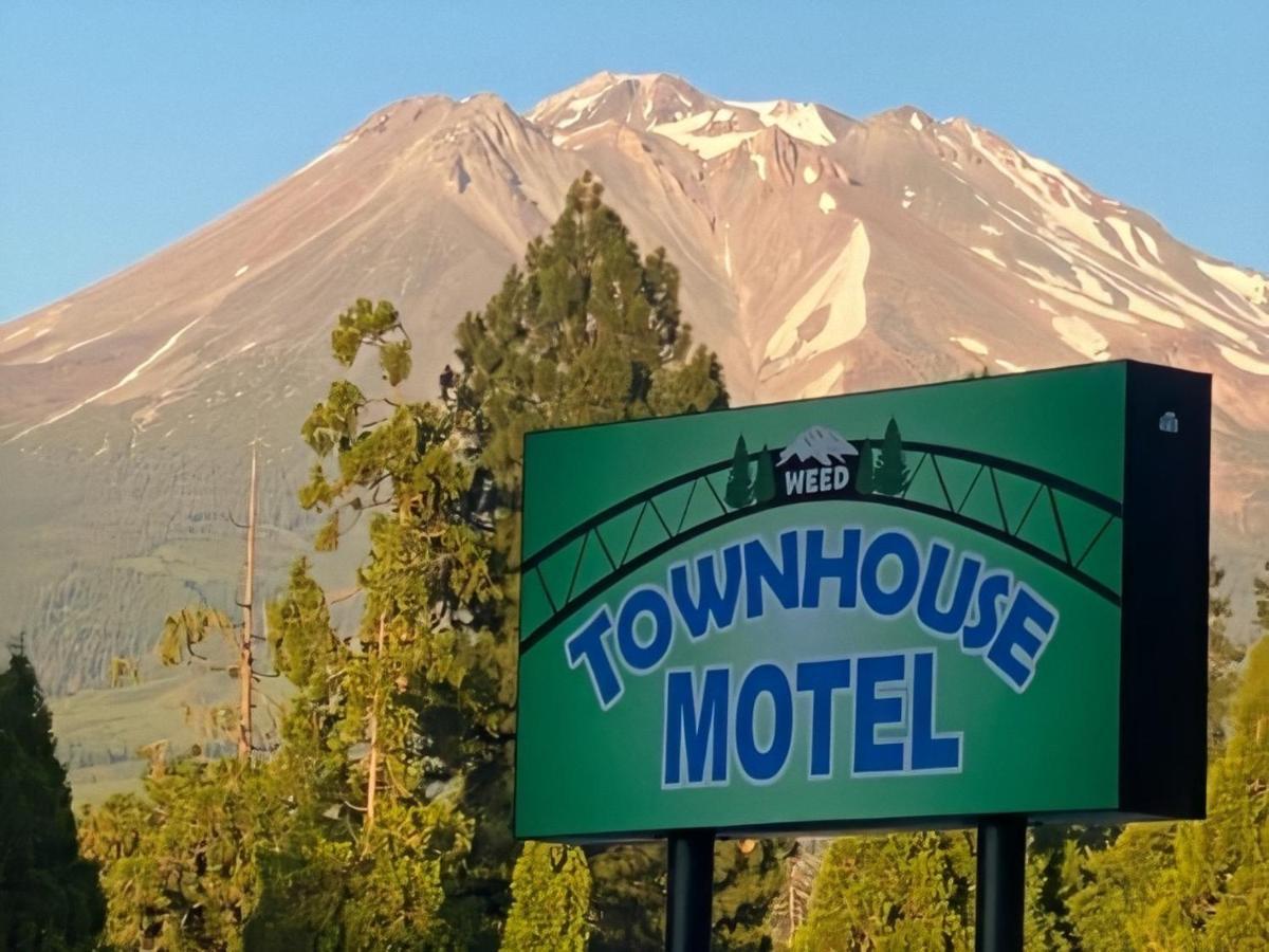 Townhouse Motel Уийд Екстериор снимка