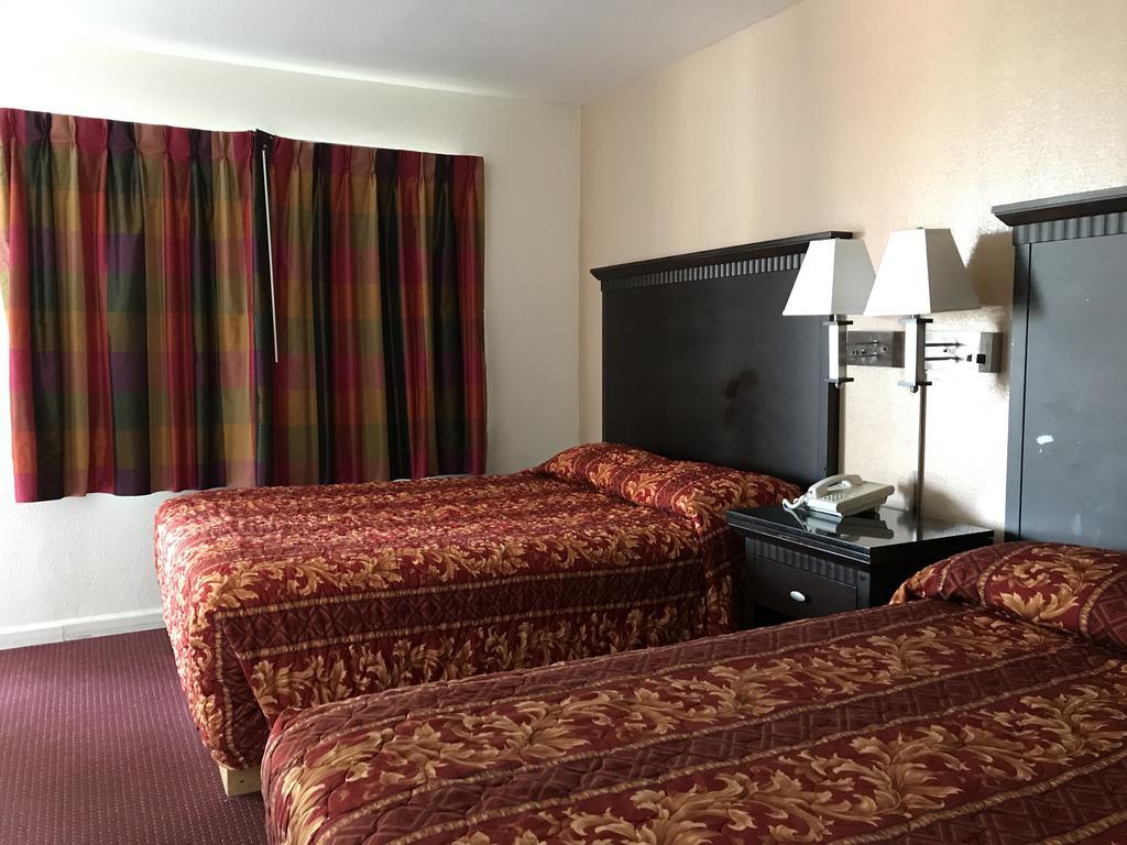 Townhouse Motel Уийд Екстериор снимка