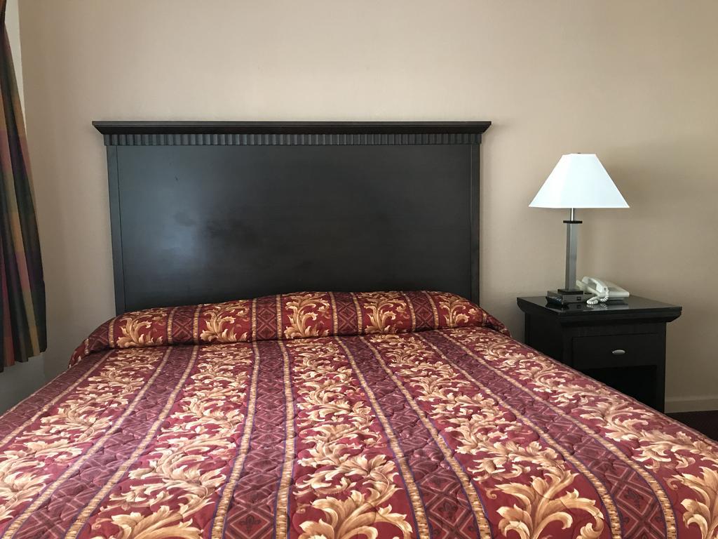 Townhouse Motel Уийд Екстериор снимка