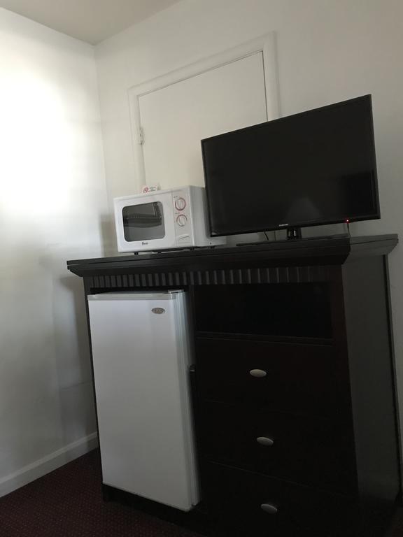 Townhouse Motel Уийд Екстериор снимка