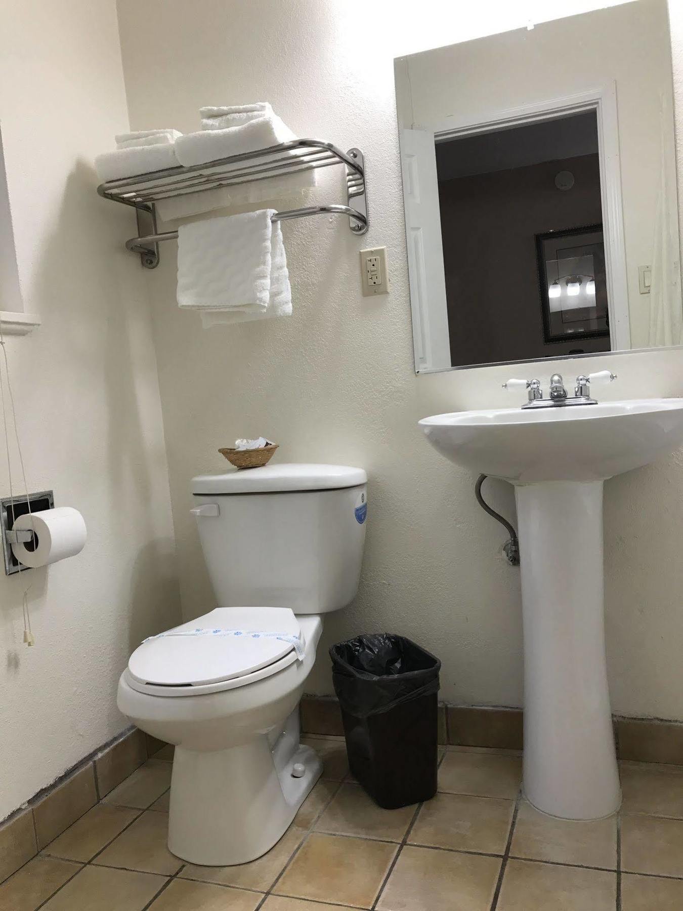 Townhouse Motel Уийд Екстериор снимка