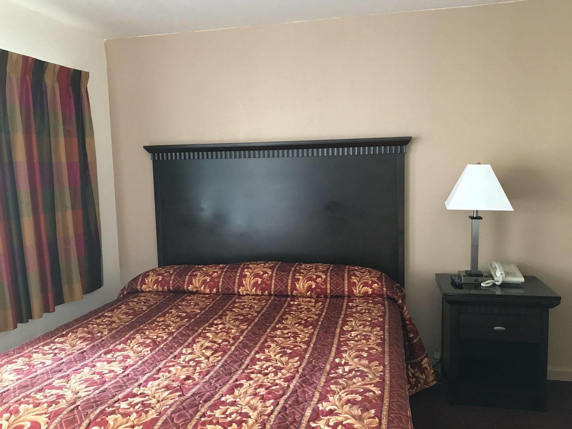 Townhouse Motel Уийд Екстериор снимка