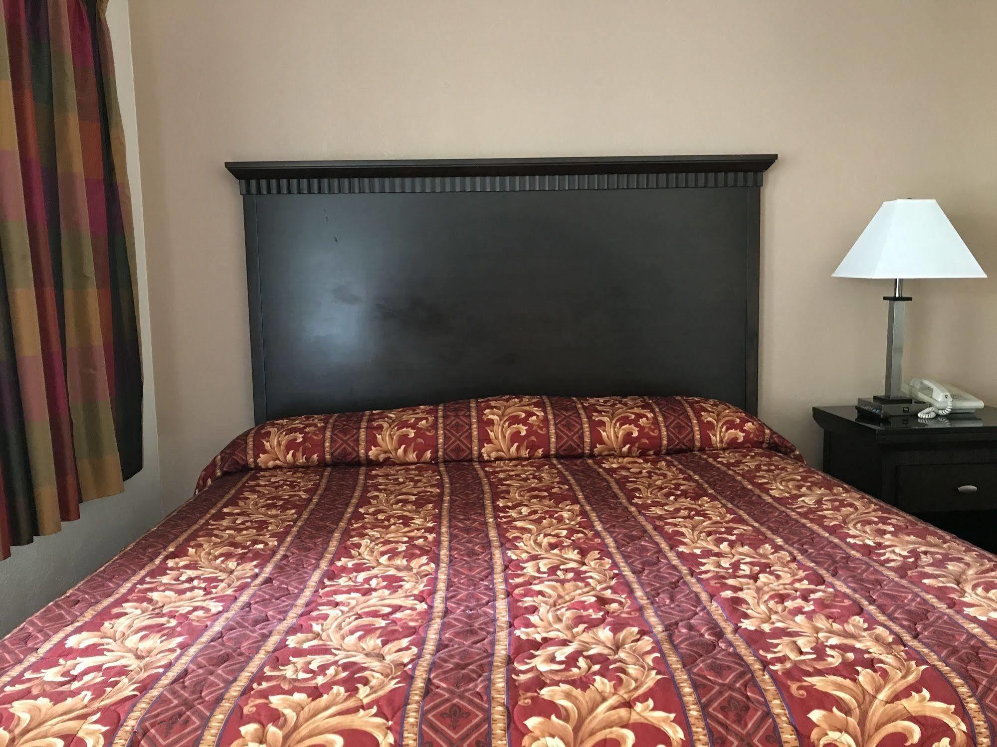 Townhouse Motel Уийд Екстериор снимка
