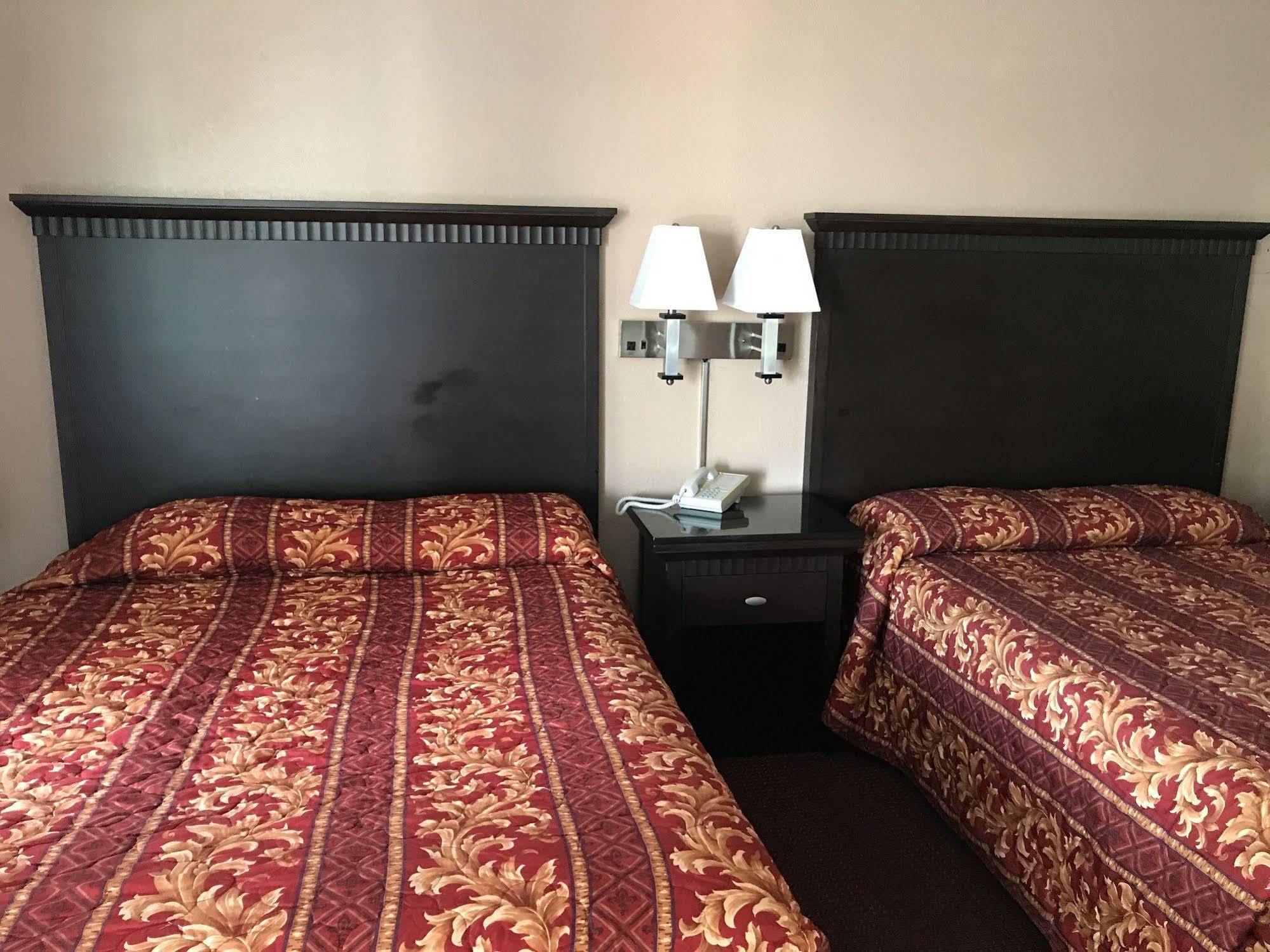 Townhouse Motel Уийд Екстериор снимка