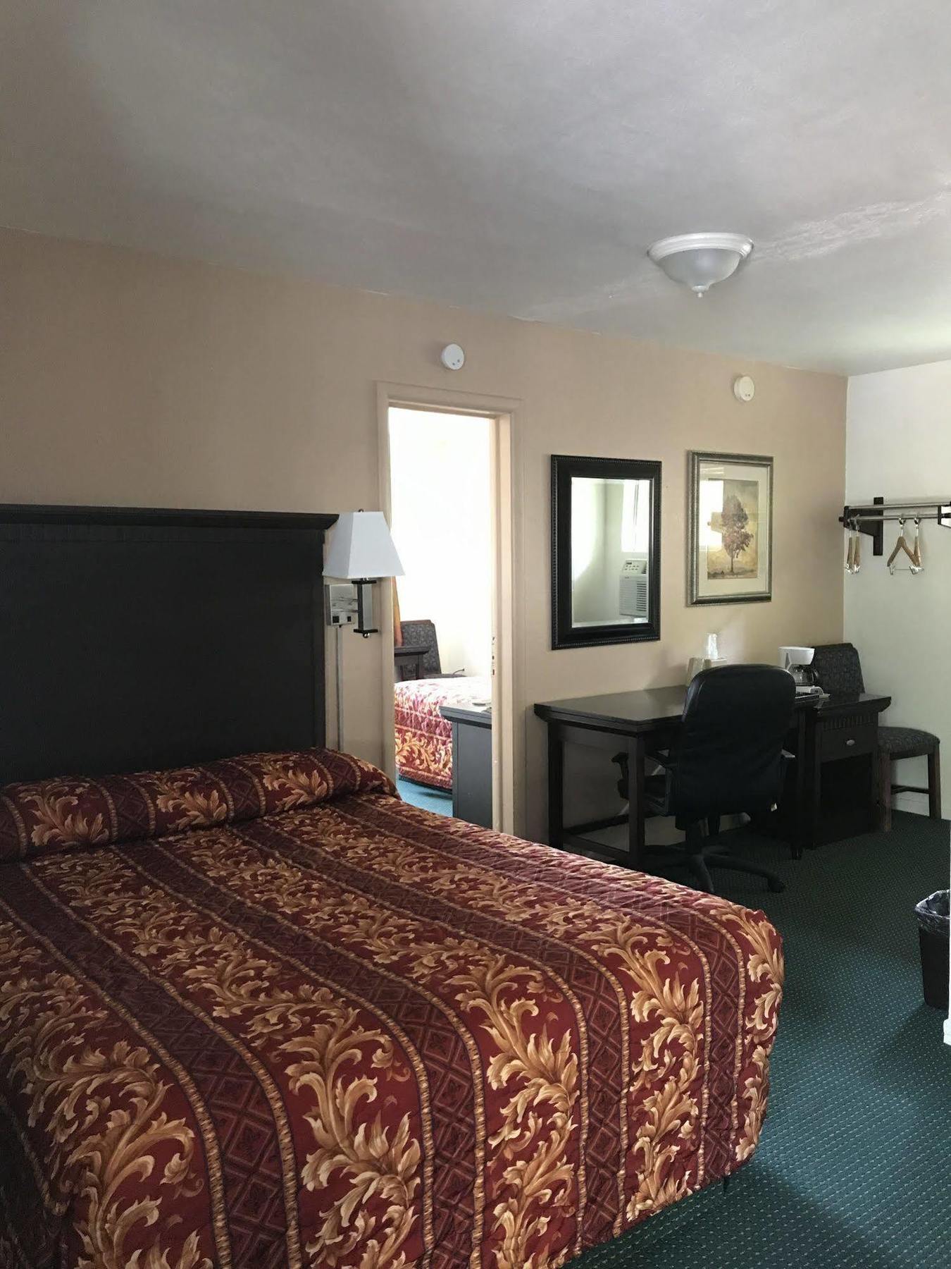 Townhouse Motel Уийд Екстериор снимка