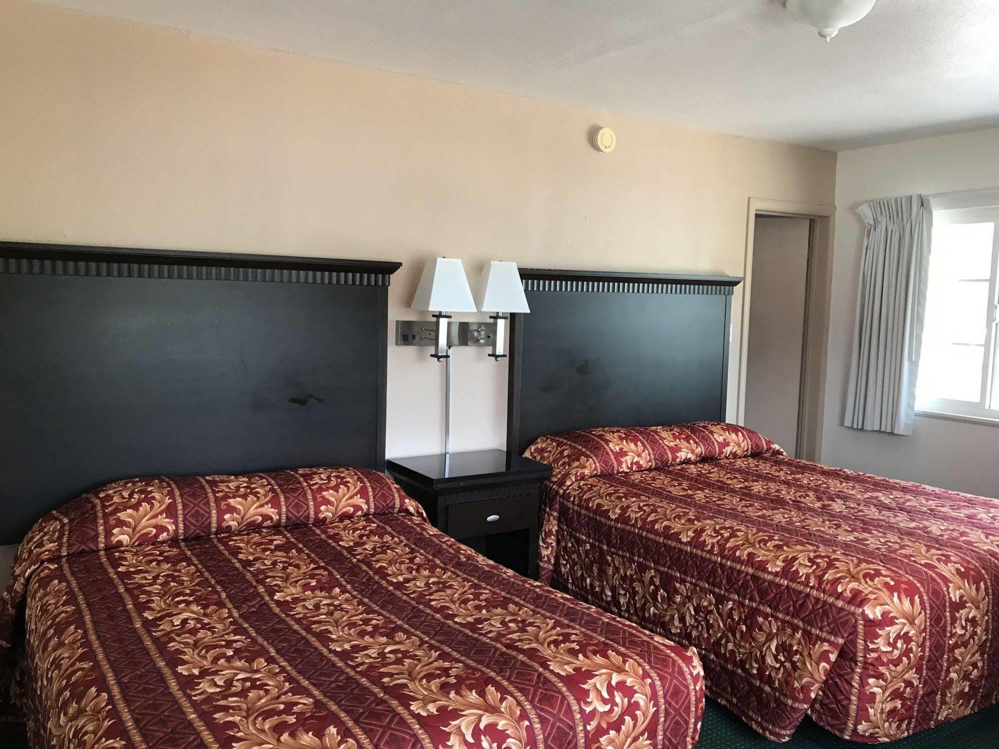 Townhouse Motel Уийд Екстериор снимка